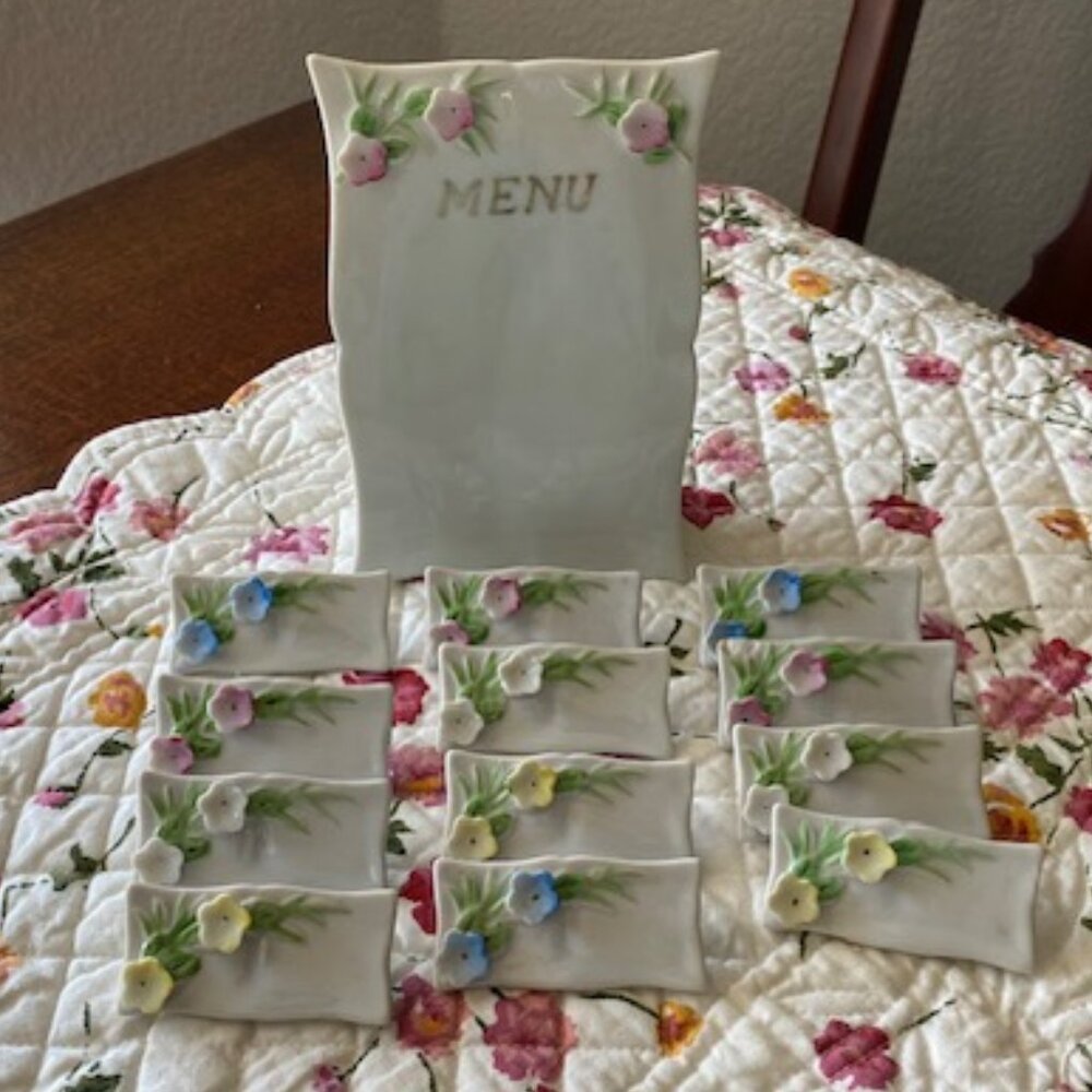 Vintage 12 white 3-D FLEUR Stafford PORCELAIN PLACECARDS & MENU BOARD * orig box